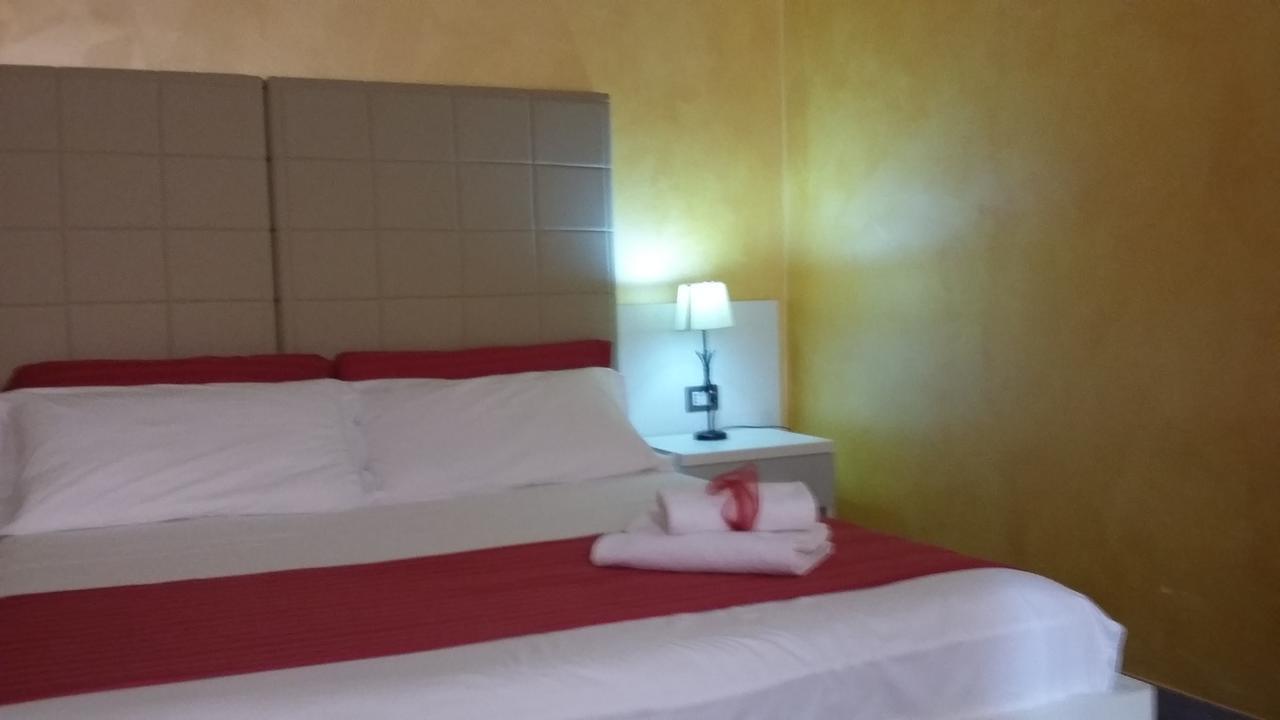 B&B Fiumicino Airport Resort Extérieur photo