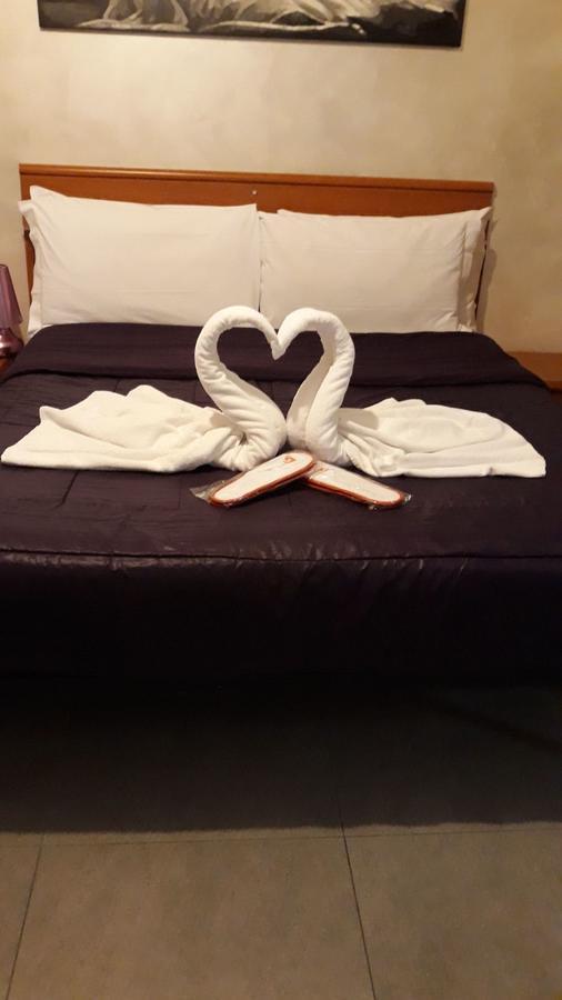 B&B Fiumicino Airport Resort Extérieur photo